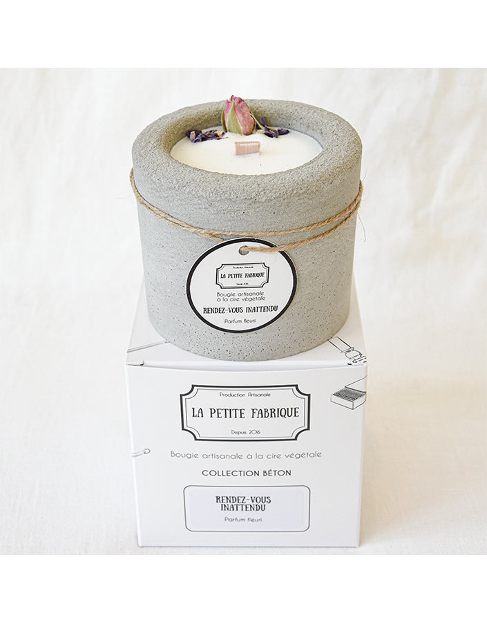 Concrete candle « Unexpected meeting »